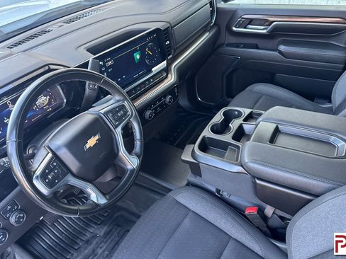 Used 2024 Chevrolet Silverado 3500 LT image 10