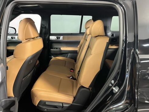 Used 2024 Hyundai Santa Fe Limited image 27