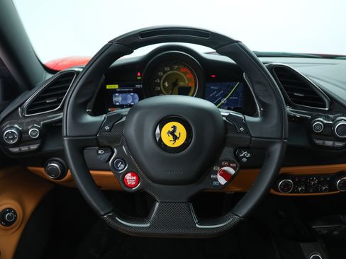 Used 2018 Ferrari 488 GTB image 6