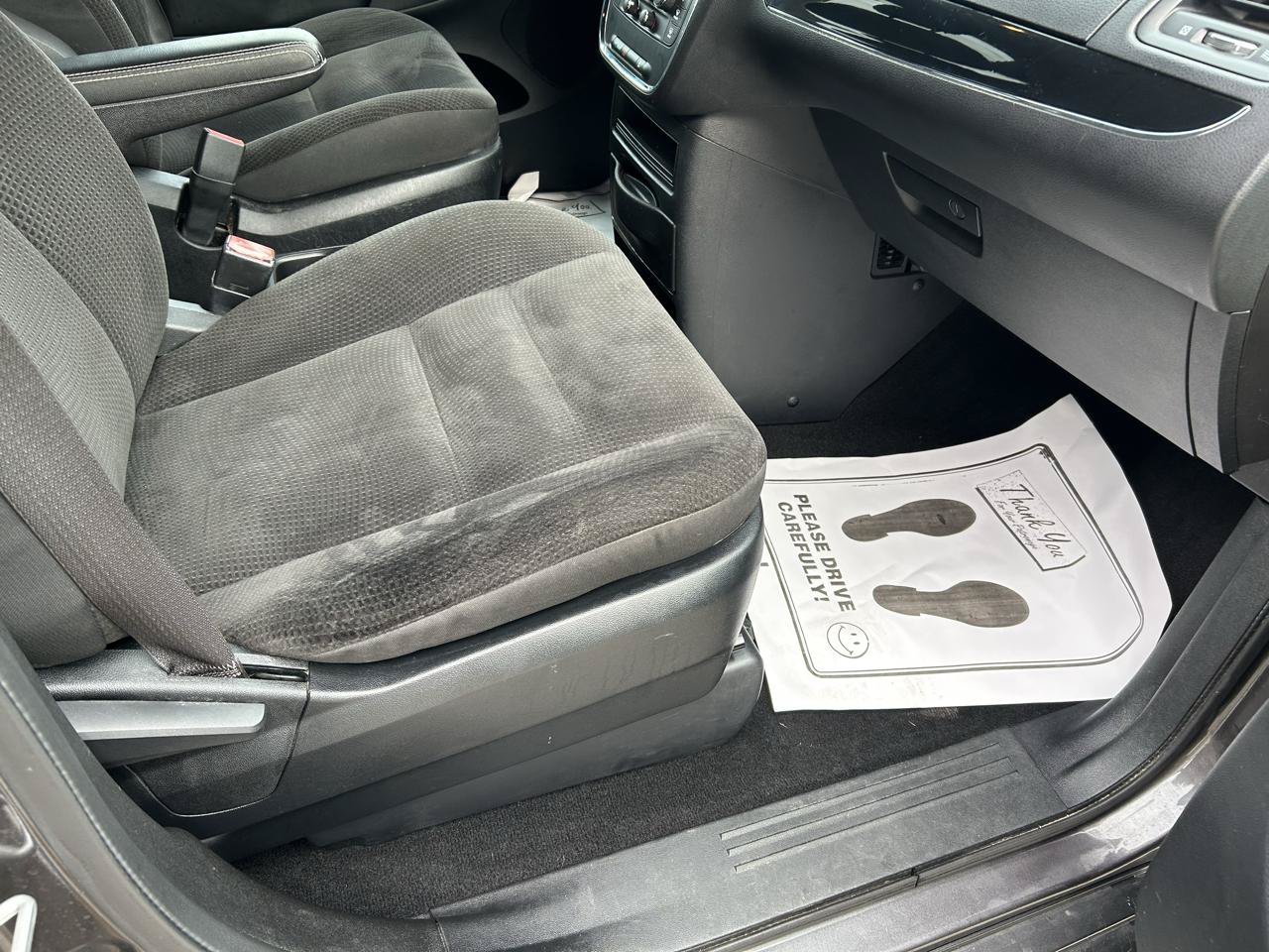Used 2018 Dodge Grand Caravan SE FWD image 12