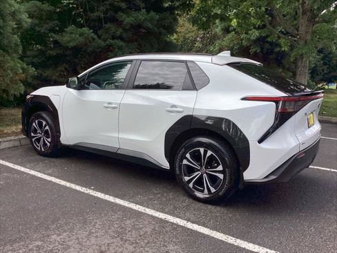Certified 2025 Toyota bZ4X AWD w/ Weather Package image 7