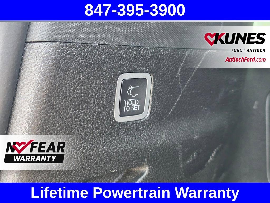 Used 2024 Jeep Wagoneer L Series II AWD/4WD image 34