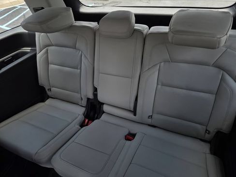 New 2026 Lincoln Navigator Premiere AWD/4WD image 15