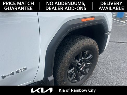 Used 2025 GMC Sierra 2500 AT4 w/ Technology Package AWD/4WD image 9