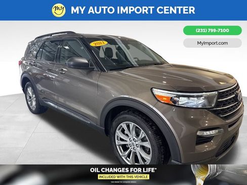Used 2021 Ford Explorer XLT w/ Equipment Group 202A image 1