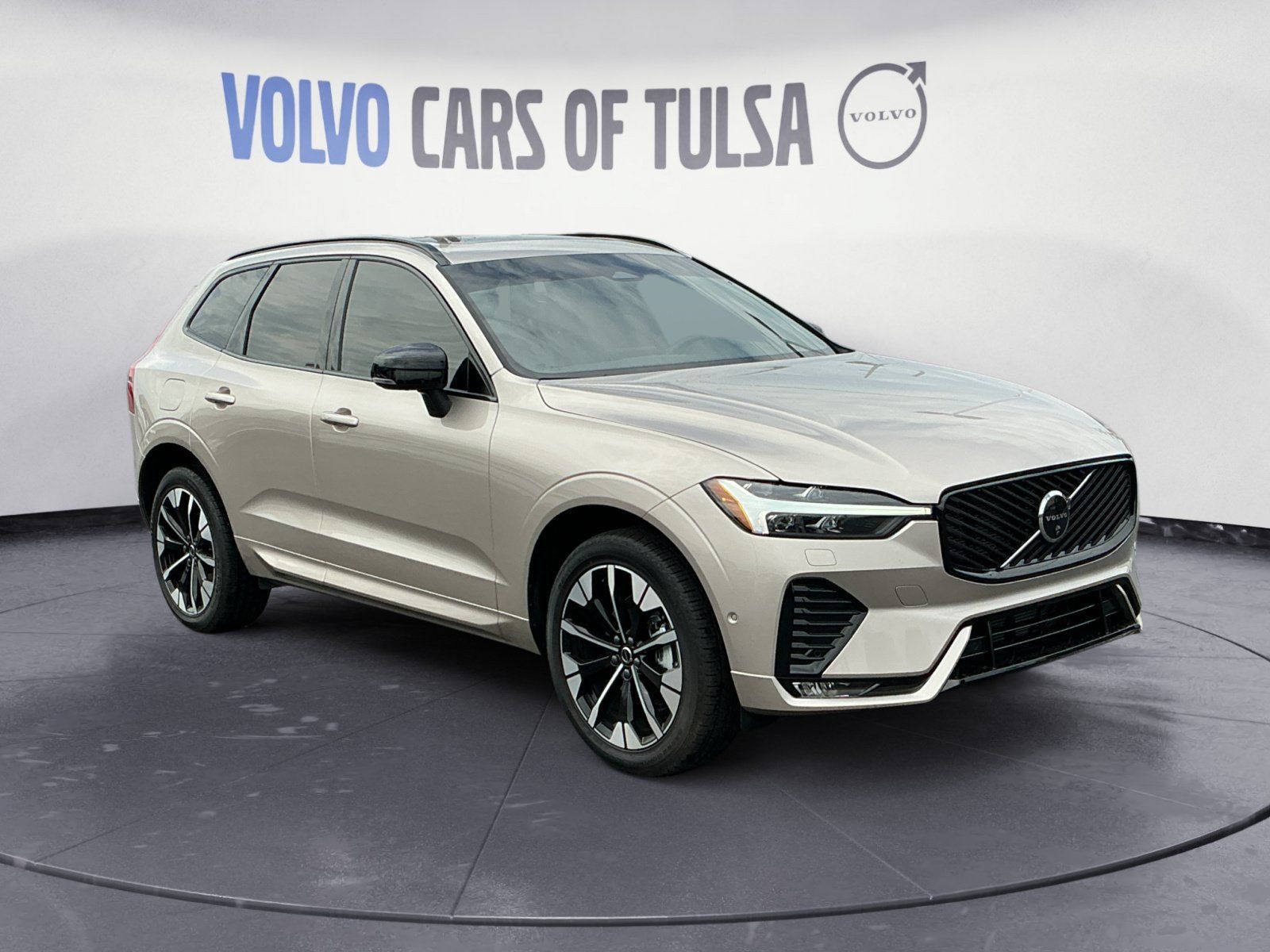 Used 2026 Volvo XC60 B5 Plus w/ Protection Package Premier AWD/4WD image 7
