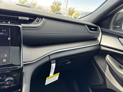 New 2025 Jeep Grand Cherokee Laredo image 22