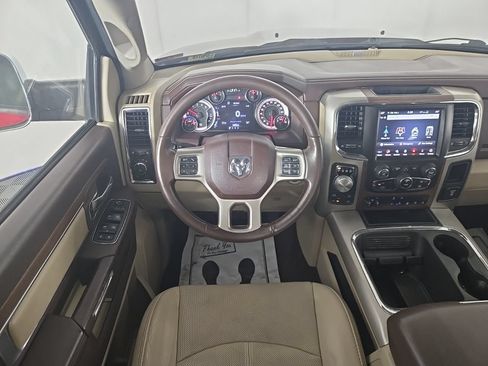Used 2018 RAM 1500 Laramie w/ Convenience Group AWD/4WD image 11