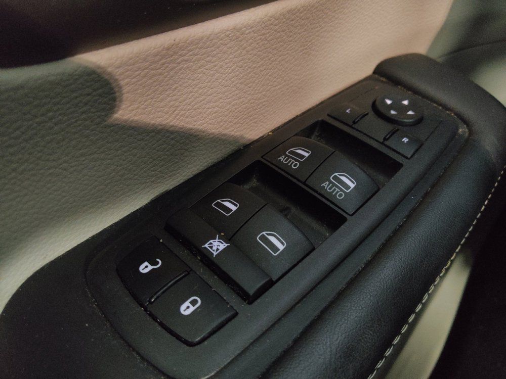 Used 2024 Chrysler Voyager LX FWD image 27