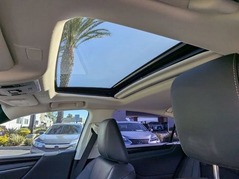 Used 2024 Lexus ES 300h w/ Premium Package image 15