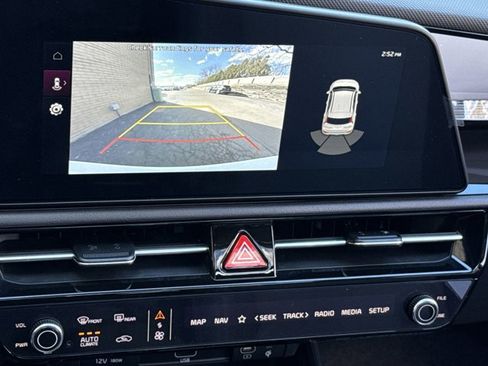 New 2025 Kia Niro EX Touring image 11