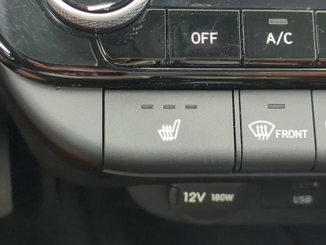 Used 2025 Hyundai Elantra SEL FWD image 22