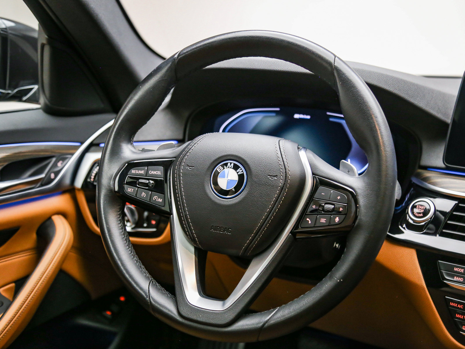 Certified 2023 BMW 530e w/ Convenience Package RWD image 16