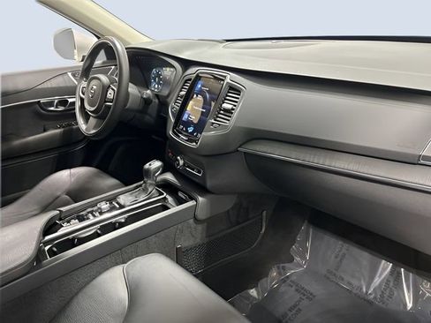 Used 2020 Volvo XC90 T6 Momentum w/ Protection Package image 12