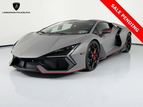 Used 2024 Lamborghini Revuelto image 1