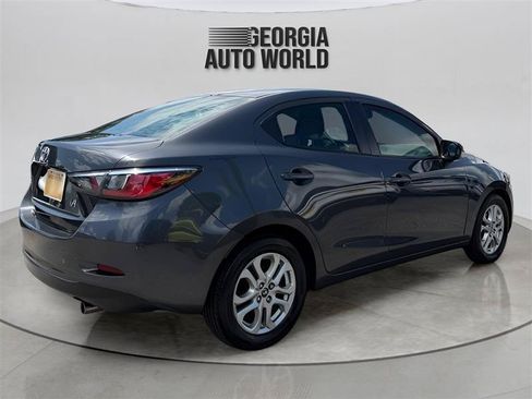 Used 2018 Toyota Yaris iA FWD image 12