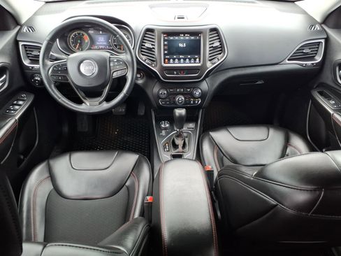 Used 2019 Jeep Cherokee Trailhawk w/ Cold Weather Group image 12
