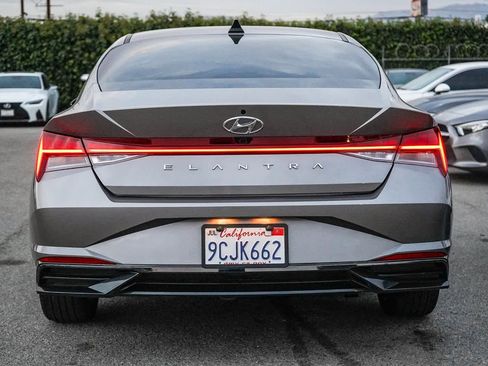 Certified 2022 Hyundai Elantra SEL w/ Convenience + Premium Package image 7