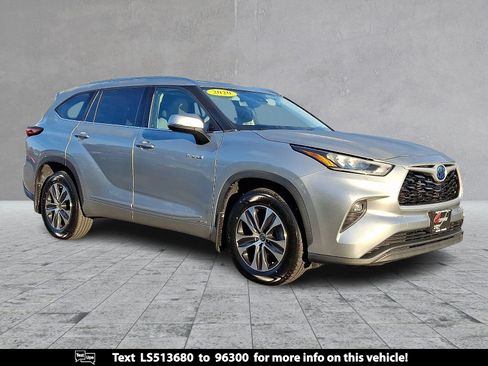 Used 2020 Toyota Highlander XLE image 1