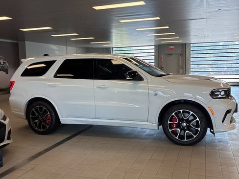 Used 2026 Dodge Durango SRT Hellcat w/ 3rd Row Seating Group AWD/4WD image 8