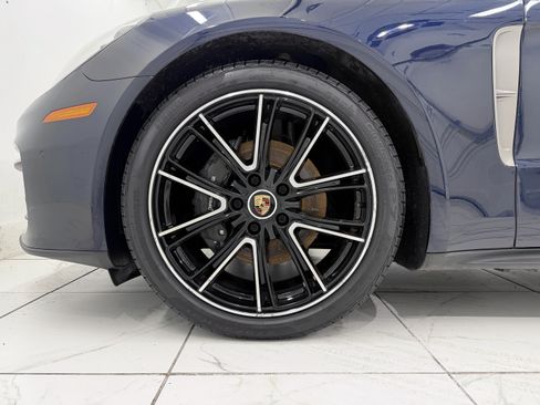 Certified 2023 Porsche Panamera 4 Platinum Edition image 16
