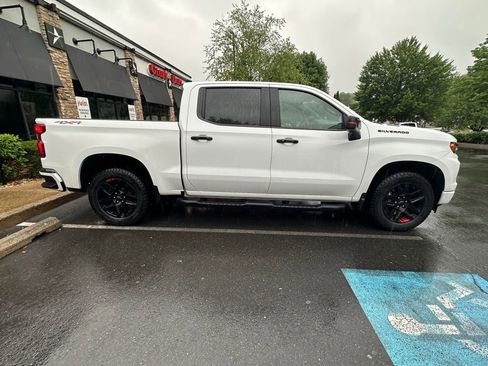 Used 2023 Chevrolet Silverado 1500 RST w/ Redline Edition AWD/4WD image 3