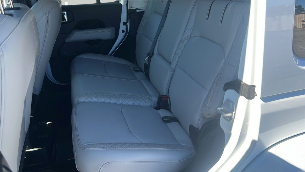 Used 2021 Jeep Wrangler Unlimited Sahara AWD/4WD image 15