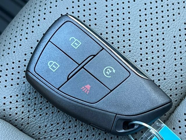 New 2026 Chevrolet Colorado ZR2 w/ Technology Package AWD/4WD image 36