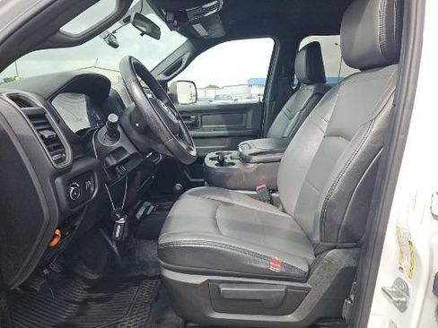 Used 2022 RAM 2500 Tradesman w/ Chrome Appearance Group image 5