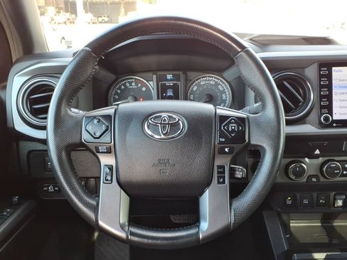 Used 2021 Toyota Tacoma TRD Off-Road w/ Technology Package AWD/4WD image 12