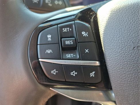 Used 2022 Ford Explorer Platinum w/ Equipment Group 601A AWD/4WD image 19
