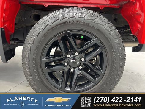 Used 2021 Chevrolet Silverado 1500 Custom Trail Boss AWD/4WD image 18