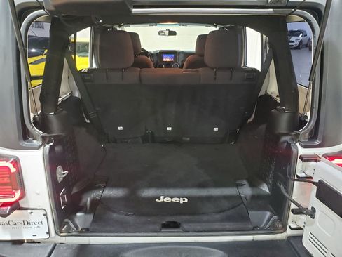 Used 2014 Jeep Wrangler Unlimited Sport w/ Connectivity Group image 43