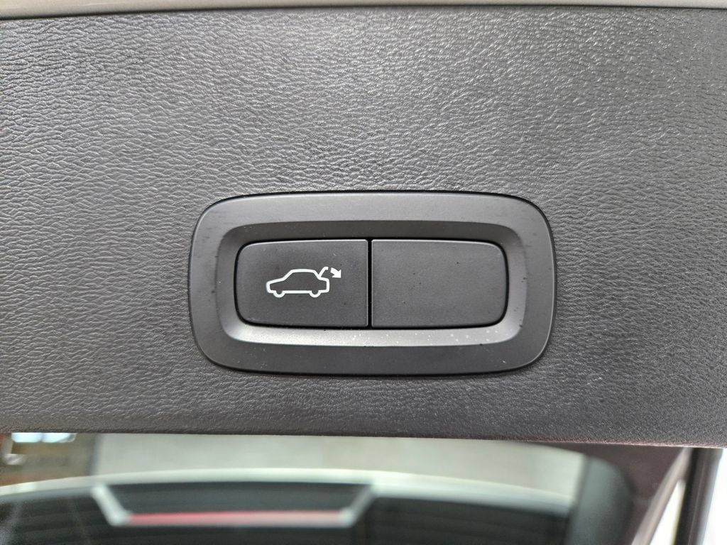 Used 2023 Volvo XC40 B5 Core w/ Climate Package AWD/4WD image 44