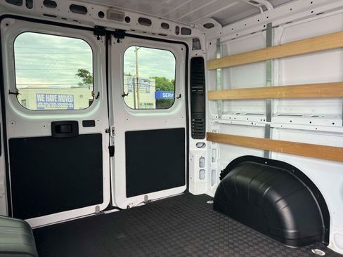 Used 2025 RAM ProMaster 2500 w/ U-Haul Equipment Group FWD image 16