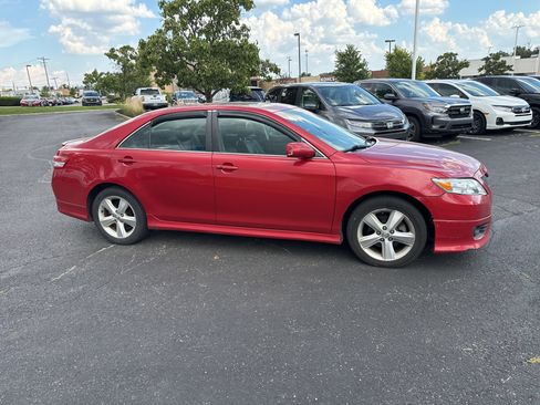 Used 2010 Toyota Camry SE w/ Sport Leather Pkg FWD image 17