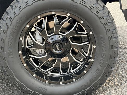 Used 2019 GMC Sierra 1500 SLT w/ SLT Premium Plus Package AWD/4WD image 51
