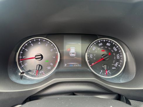 Used 2022 Toyota RAV4 XLE w/ Convenience Package AWD/4WD image 16