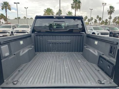 Used 2025 Toyota Tacoma Limited AWD/4WD image 28
