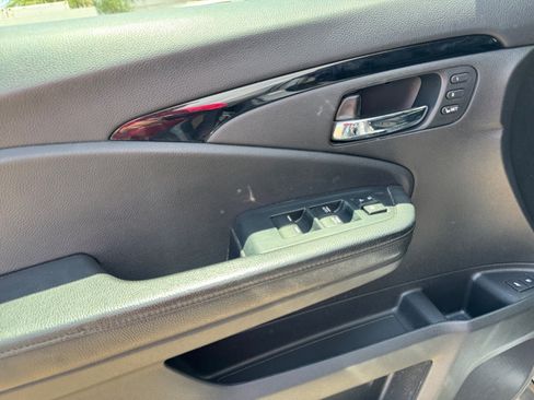 Used 2022 Honda Pilot Touring image 11