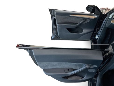 Certified 2023 Tesla Model Y AWD image 10