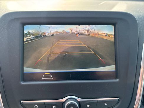 Used 2021 Chevrolet Equinox LS w/ LS Convenience Package image 25