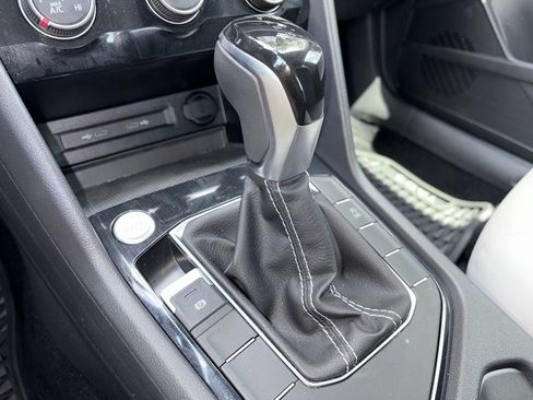Certified 2025 Volkswagen Taos S FWD image 9