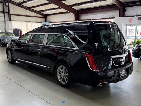 Used 2019 Cadillac XTS FWD image 4