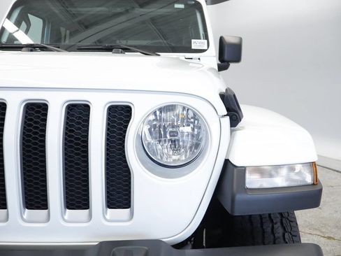 Used 2021 Jeep Wrangler Unlimited Sahara AWD/4WD image 10