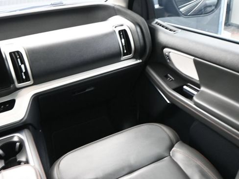 Used 2025 Ford Expedition Max Active RWD image 9