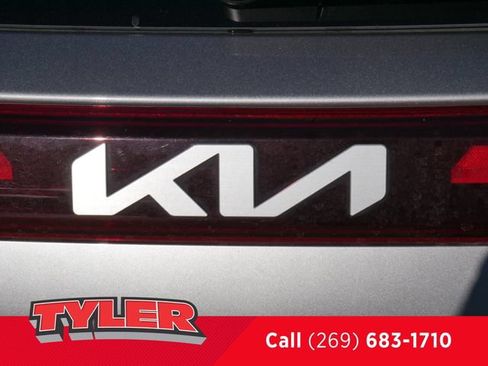 Used 2024 Kia Seltos EX AWD/4WD image 14