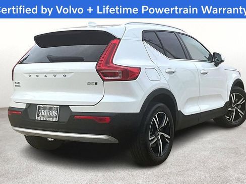 Certified 2025 Volvo XC40 B5 Core image 2