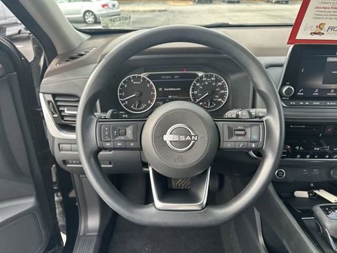 Certified 2022 Nissan Rogue SV image 20