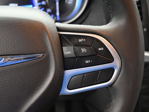 Used 2022 Chrysler 300 Touring w/ Sport Appearance Package RWD image 27